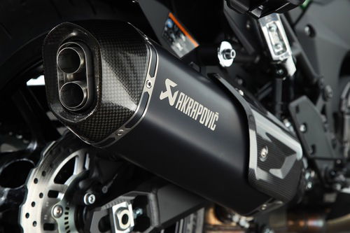 Il terminale Akrapovic optional