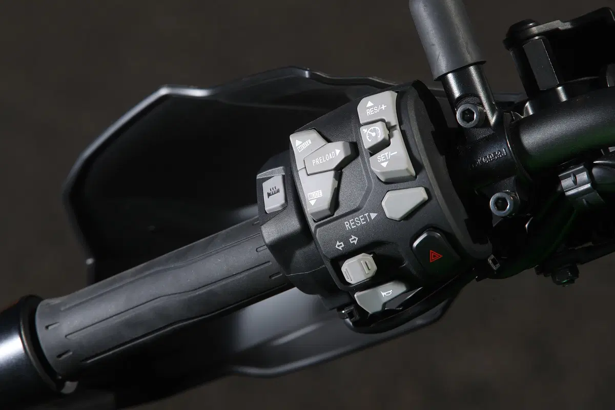 Kawasaki Versys 1000. Alternativa giapponese (4)