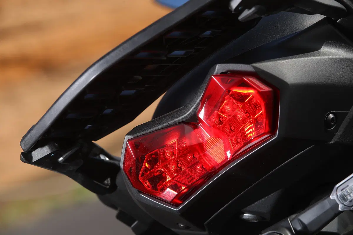 Kawasaki Versys 1000. Alternativa giapponese (22)