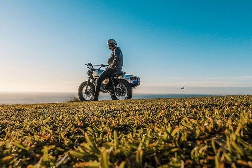 Fly Free Smart Desert: la moto elettrica che strizza l’occhio agli anni ‘70 (2)