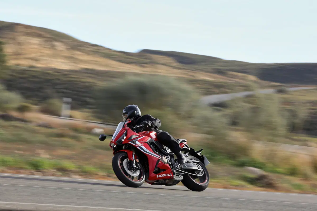 Honda CBR650R. Bentornata, Cibierre! (6)