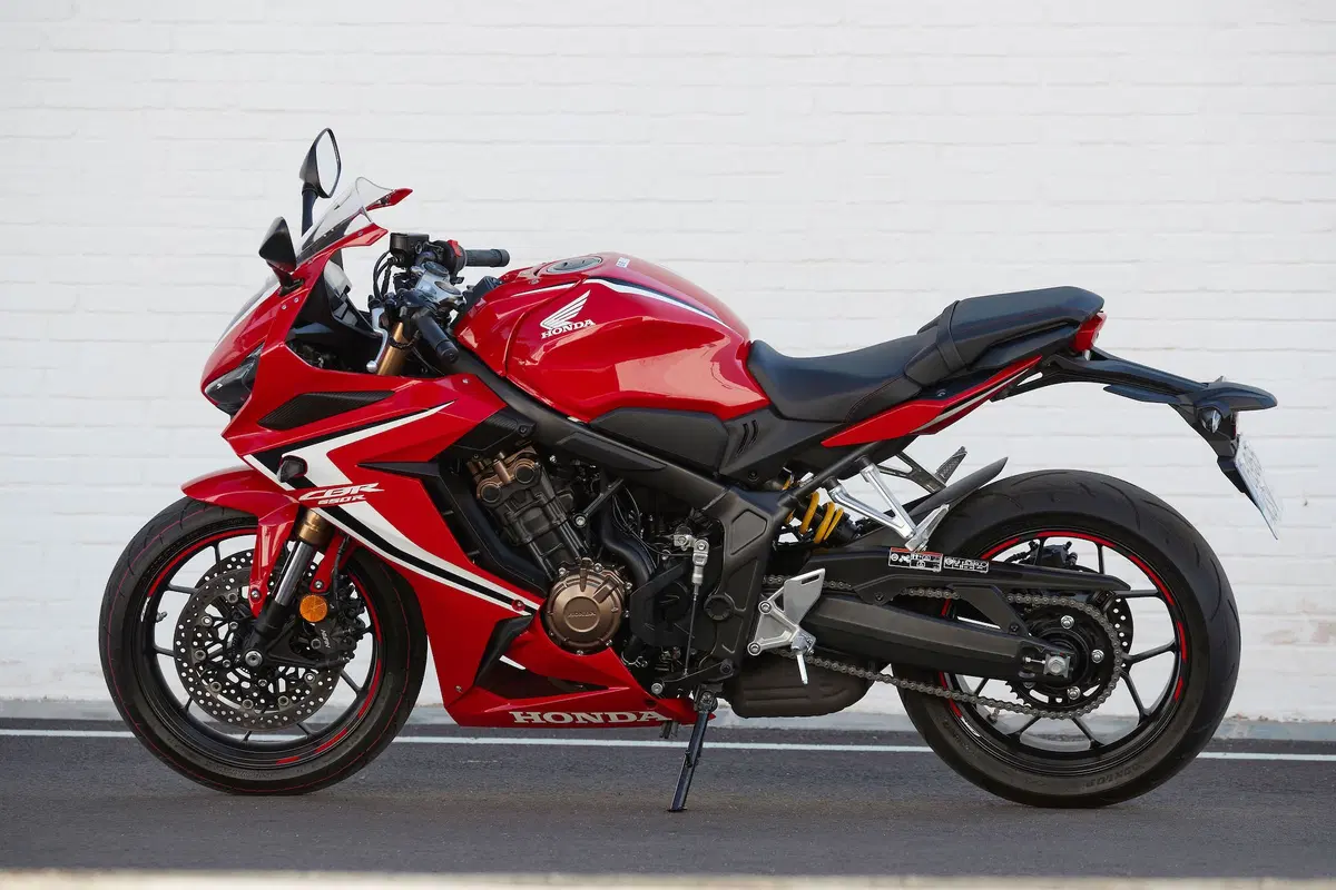 Honda CBR650R. Bentornata, Cibierre! (14)