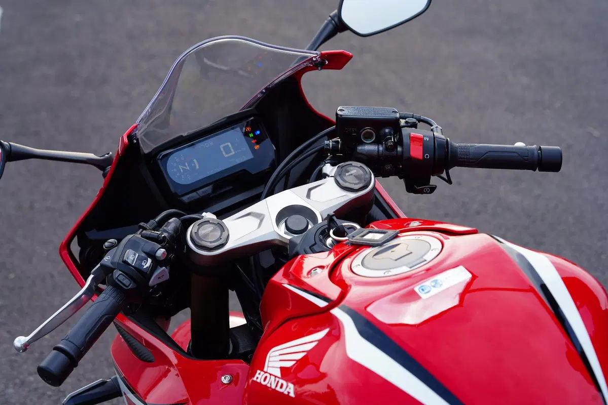 Honda CBR650R. Bentornata, Cibierre! (24)