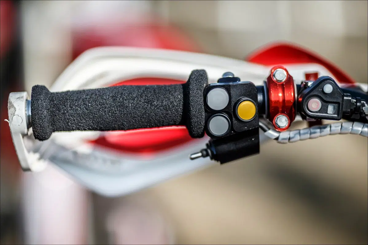 Honda CRF 450 Rally TEST: in pista contro la moto da cross! (7)