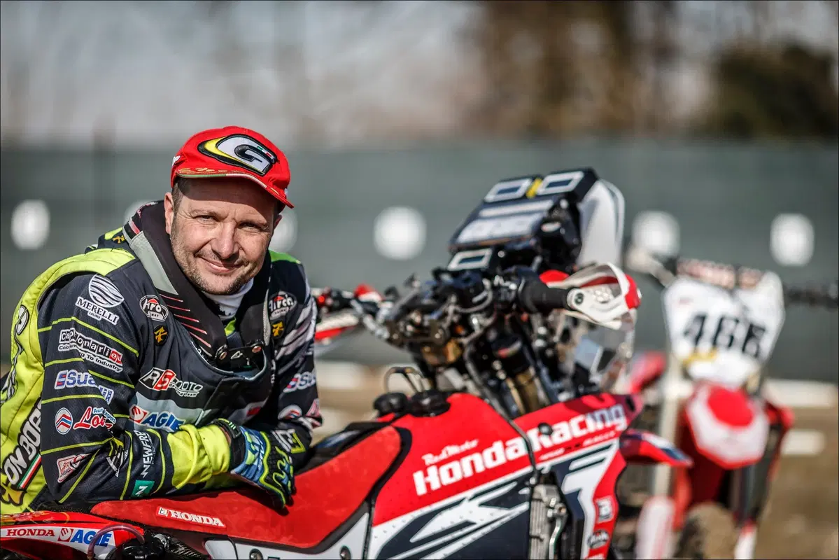 Honda CRF 450 Rally TEST: in pista contro la moto da cross! (3)