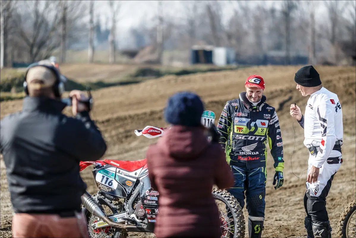 Honda CRF 450 Rally TEST: in pista contro la moto da cross! (5)
