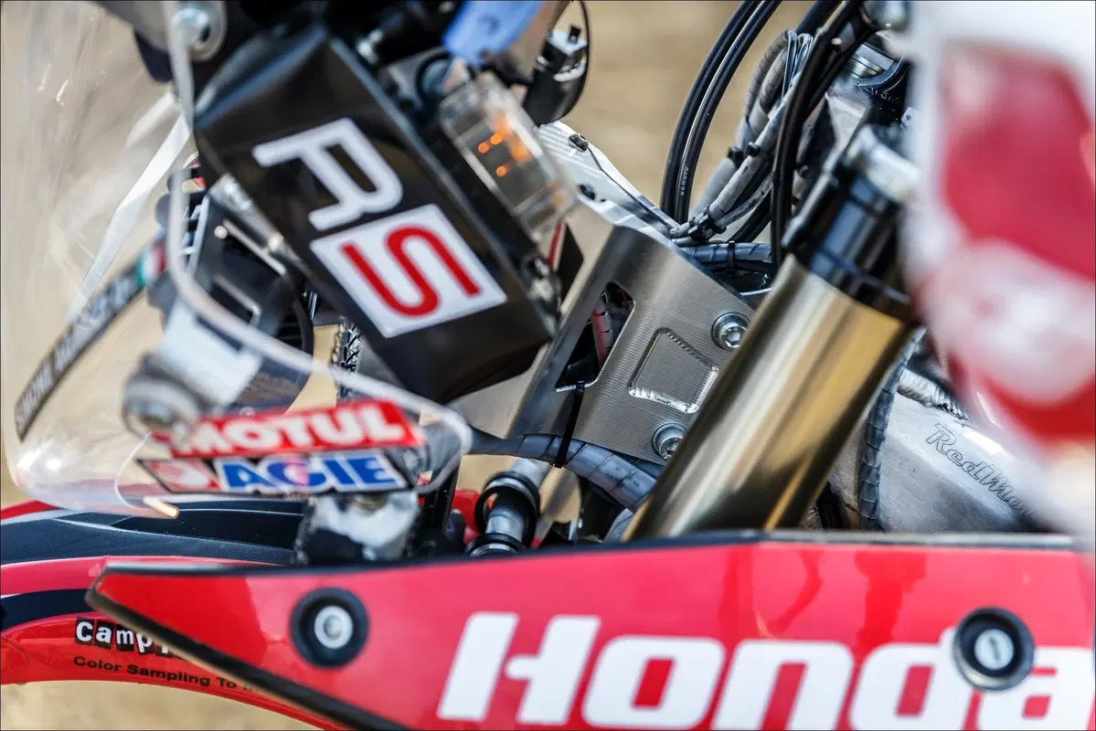 Honda CRF 450 Rally TEST: in pista contro la moto da cross! (6)