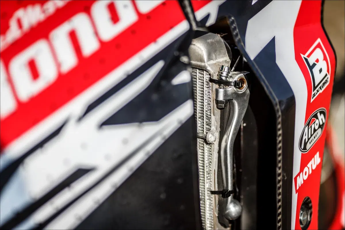 Honda CRF 450 Rally TEST: in pista contro la moto da cross! (13)