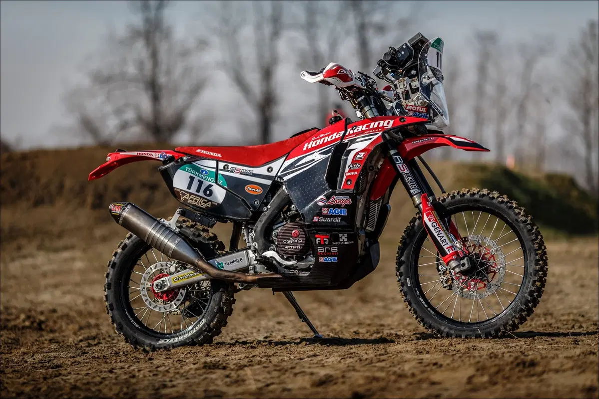 Honda CRF 450 Rally TEST: in pista contro la moto da cross! (2)