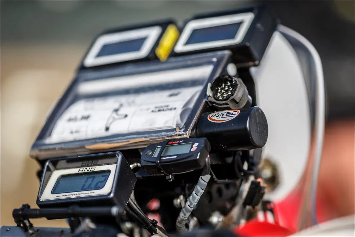 Honda CRF 450 Rally TEST: in pista contro la moto da cross! (19)