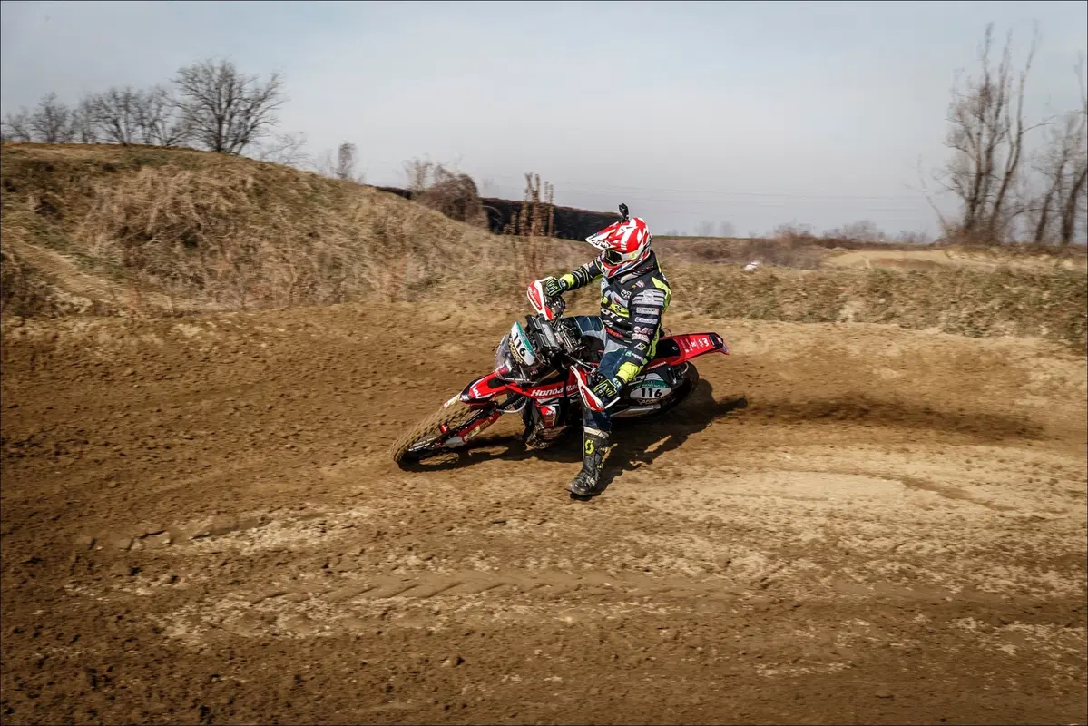 Honda CRF 450 Rally TEST: in pista contro la moto da cross! (22)