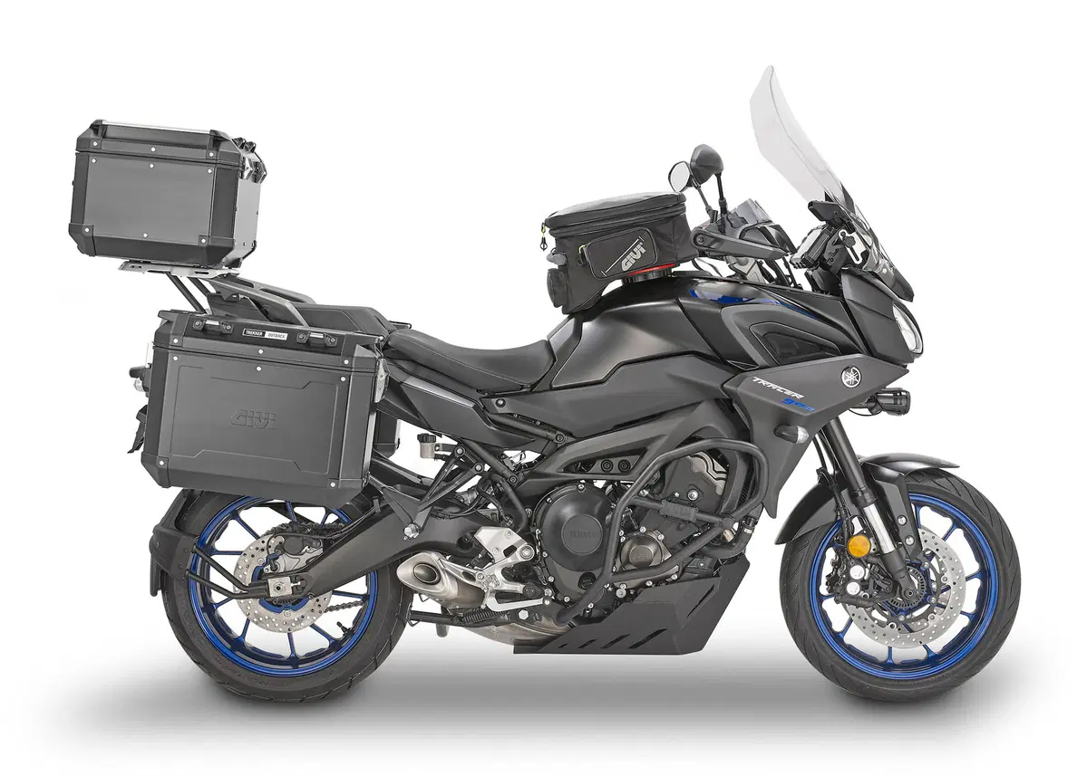 Allestimento GIVI per la Yamaha Tracer 900 (2)