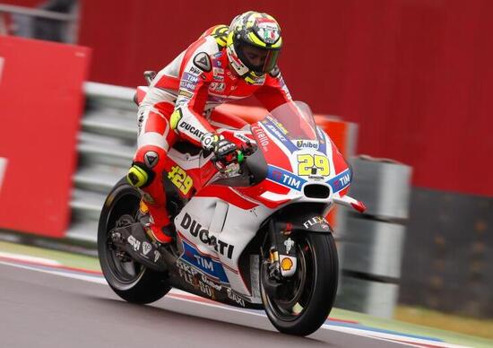 MotoGP. Argentina 2016. Iannone è il più veloce nel warm up... bagnato!