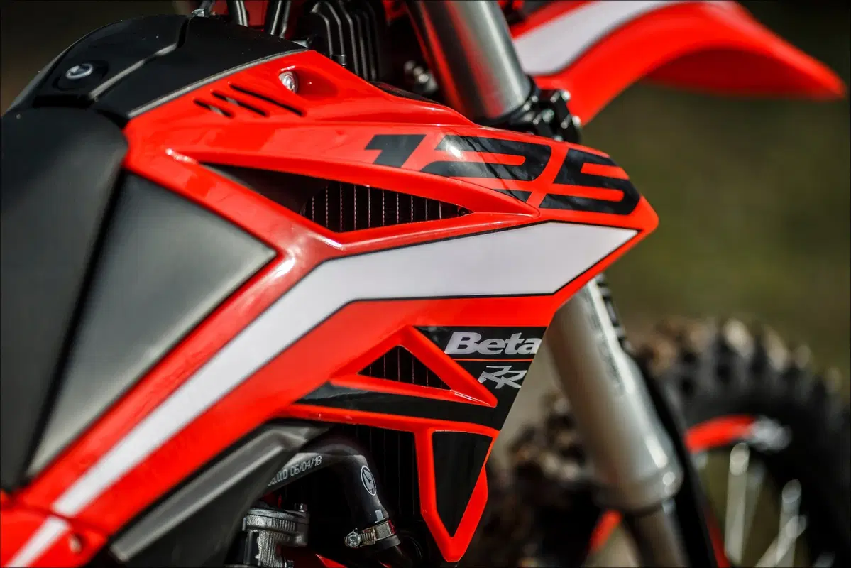 Beta 125 Enduro TEST 2 tempi vs 4 tempi: sfida in pista (5)
