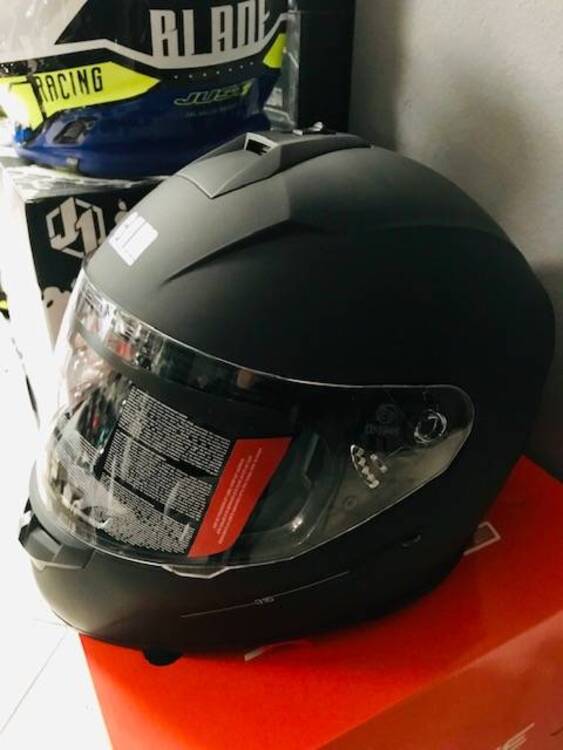 casco integrale con visierino interno CGM