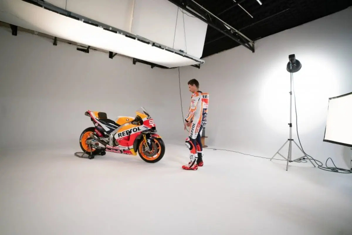 Marquez e Lorenzo si preparano (in studio) per il Qatar (10)