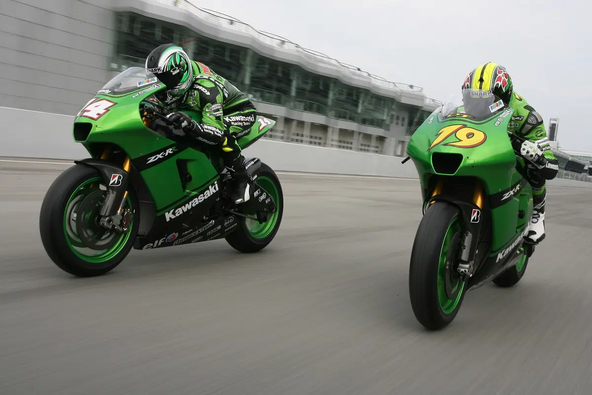 Dieci grandi Kawasaki da corsa. Prima dell'ultima Superbike vincente (3)