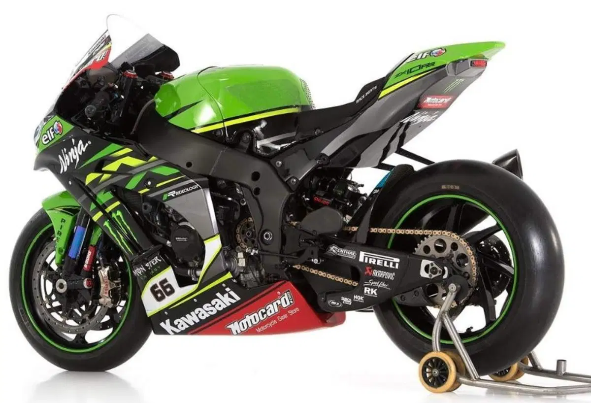 Dieci grandi Kawasaki da corsa. Prima dell'ultima Superbike vincente (3)