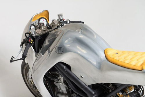 Triumph Speed Triple: una creazione bizzarra di Metalbike Garage (4)