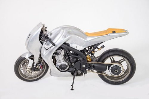 Triumph Speed Triple: una creazione bizzarra di Metalbike Garage (2)