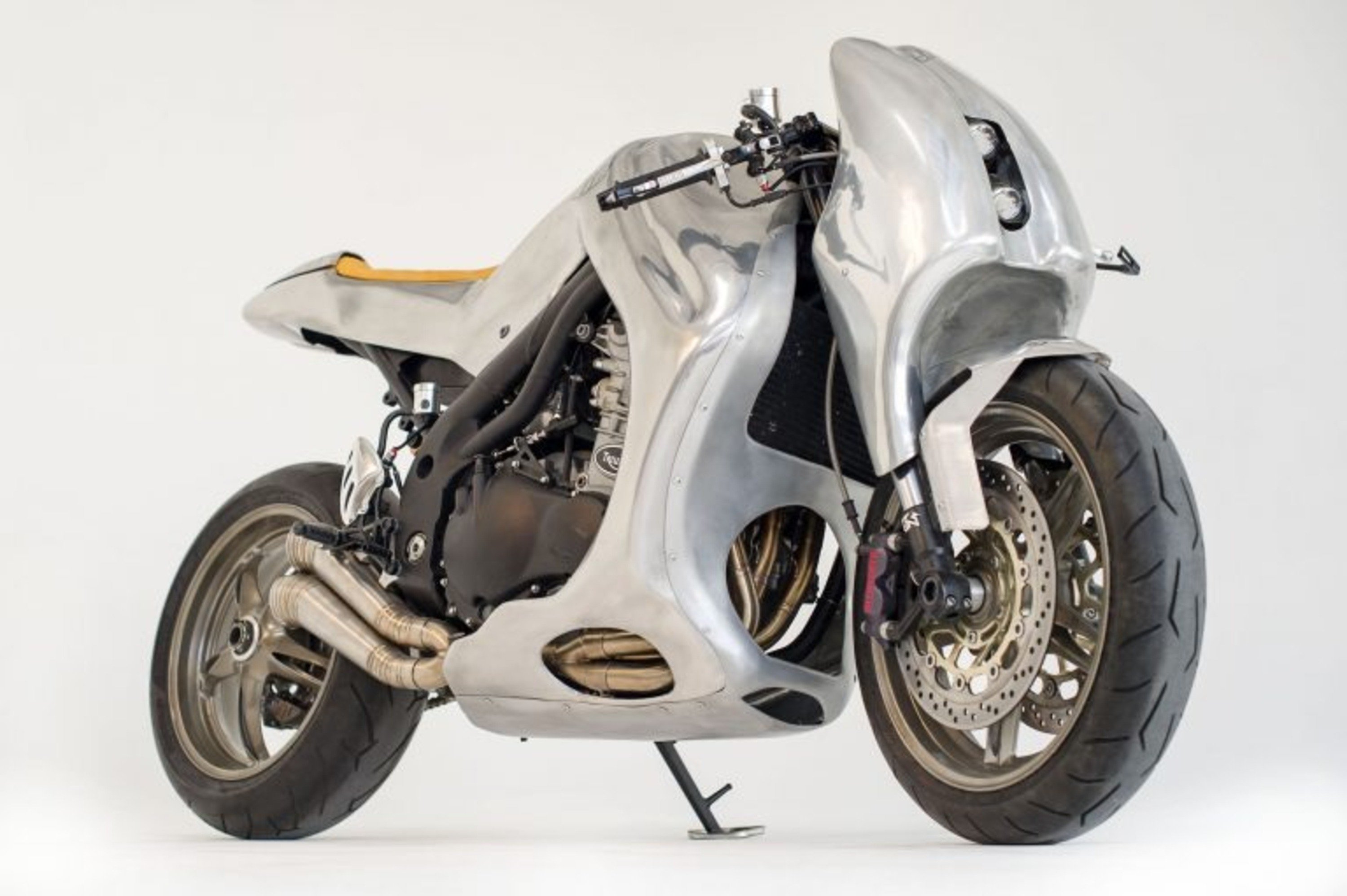 Triumph Speed Triple: una creazione bizzarra di Metalbike Garage