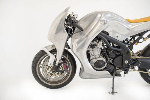 Triumph Speed Triple: una creazione bizzarra di Metalbike Garage (8)