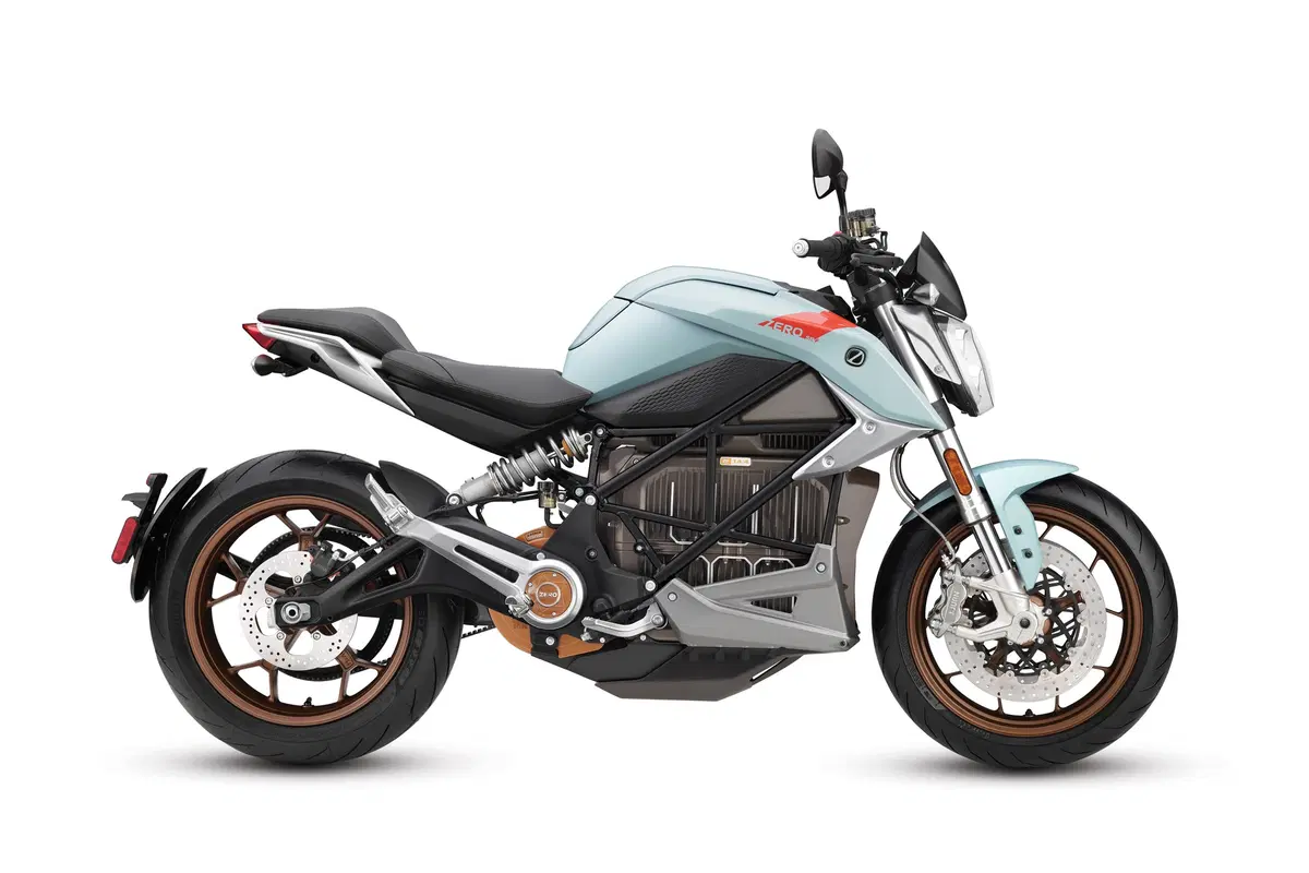 Zero SR/F. Lancia la sfida alle moto tradizionali (2)