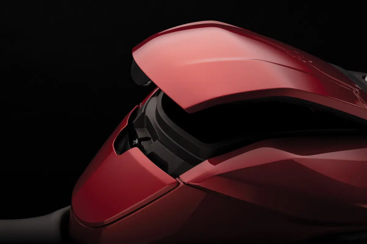 Zero SR/F. Lancia la sfida alle moto tradizionali (10)