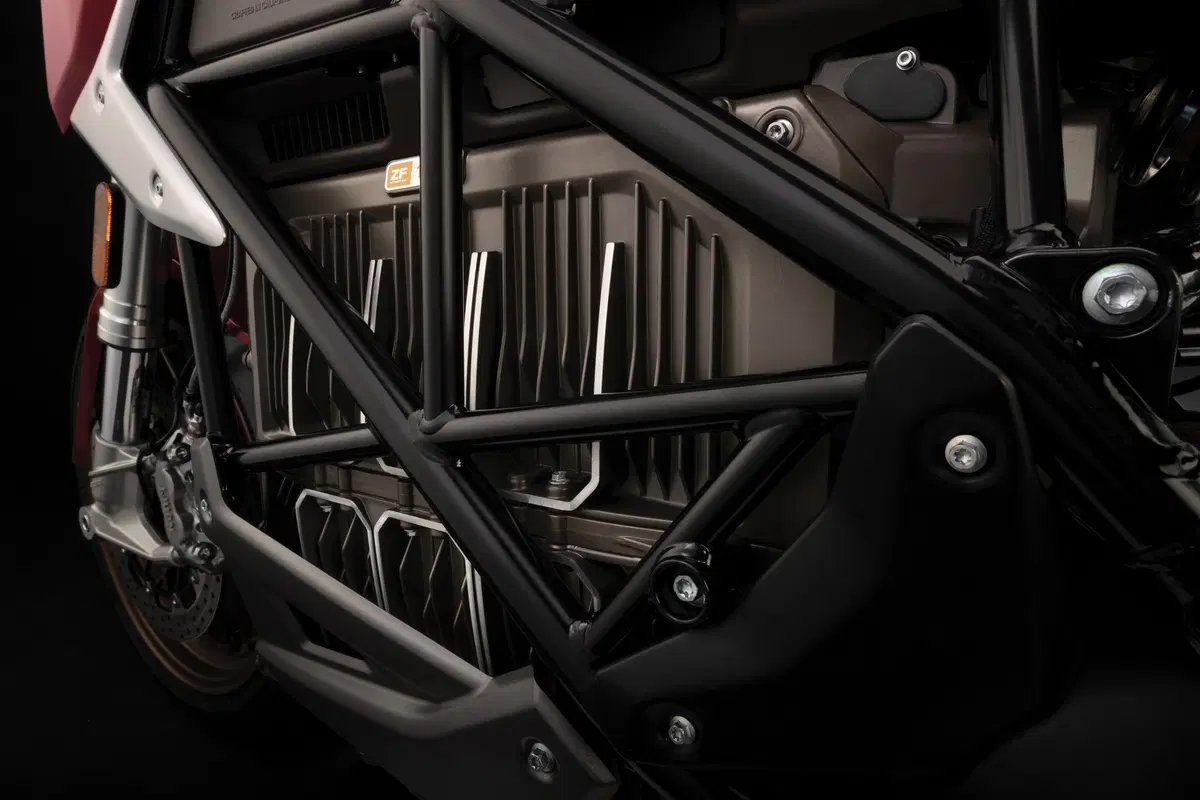 Zero SR/F. Lancia la sfida alle moto tradizionali (11)