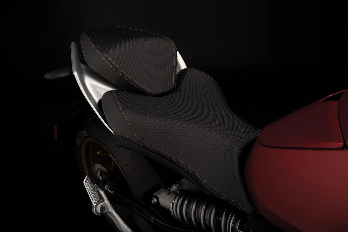 Zero SR/F. Lancia la sfida alle moto tradizionali (12)