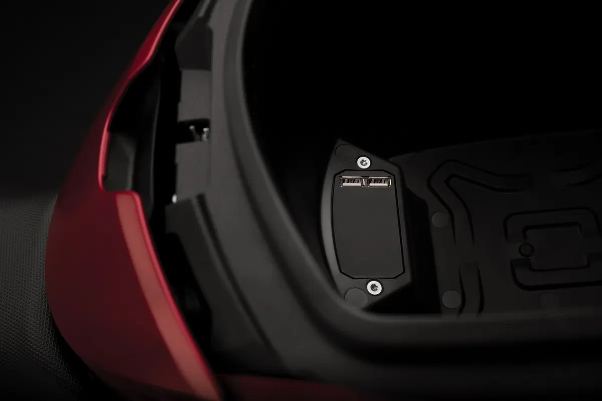 Zero SR/F. Lancia la sfida alle moto tradizionali (13)