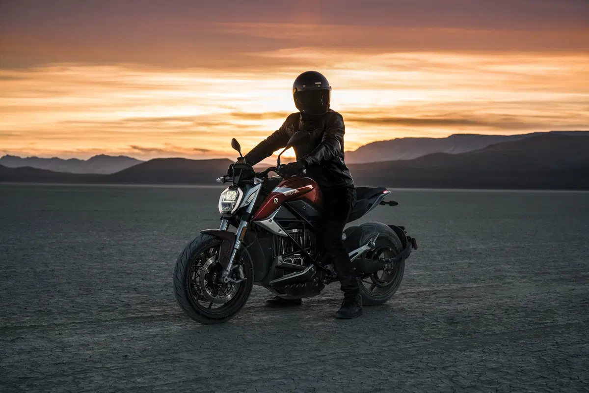 Zero SR/F. Lancia la sfida alle moto tradizionali (22)