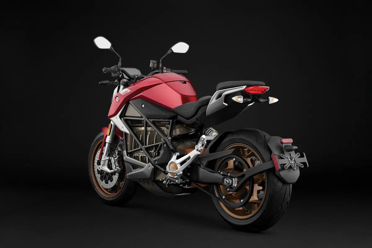 Zero SR/F. Lancia la sfida alle moto tradizionali (26)