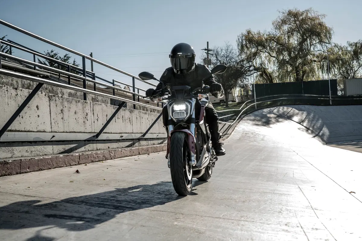 Zero SR/F. Lancia la sfida alle moto tradizionali (27)