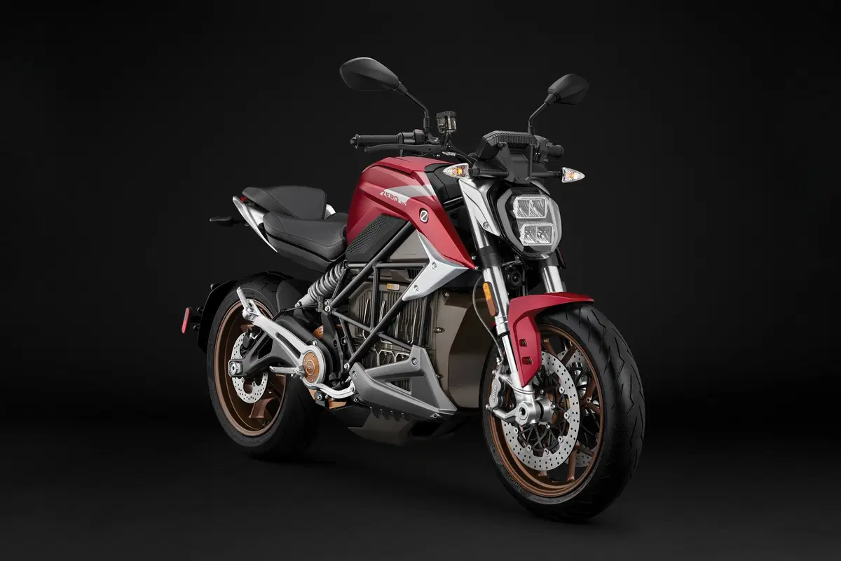 Zero SR/F. Lancia la sfida alle moto tradizionali (28)