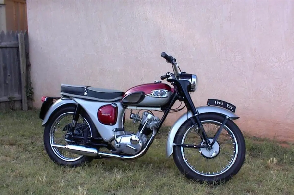 Triumph risfodera  la Cub? (2)
