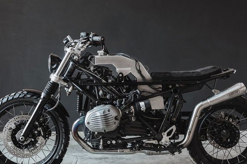 BMW R NineT: un kit per trasformarla, con tanta fibra di carbonio (2)