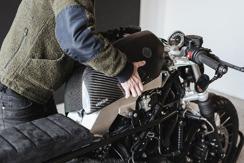 BMW R NineT: un kit per trasformarla, con tanta fibra di carbonio (6)