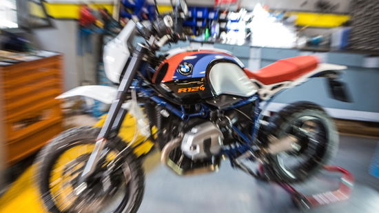 La special a base nineT di Surplus Garage: dalla strada all'off road