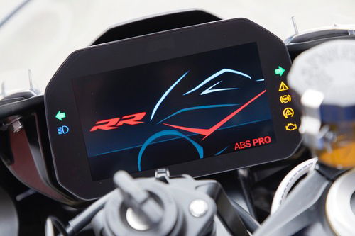 Il nuovo display TFT da 6,5 della BMW S1000RR 2019