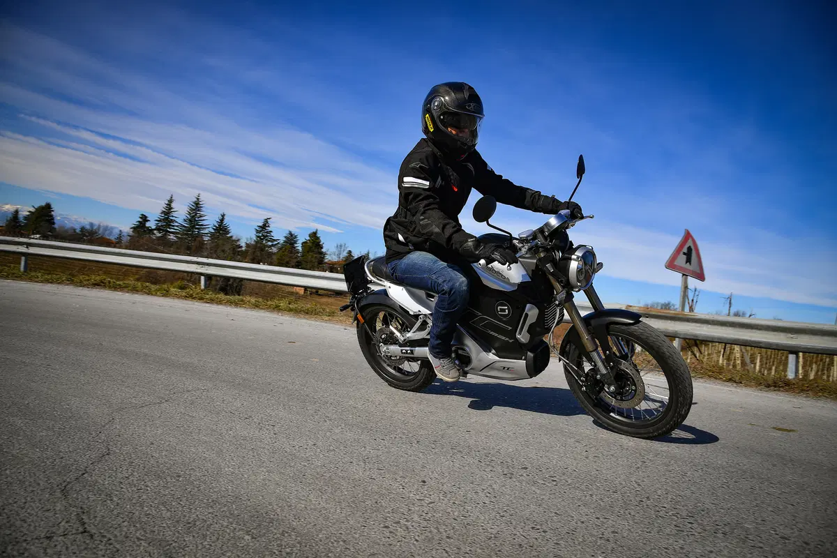 Super Soco TCMax: 125 elettrica (5)
