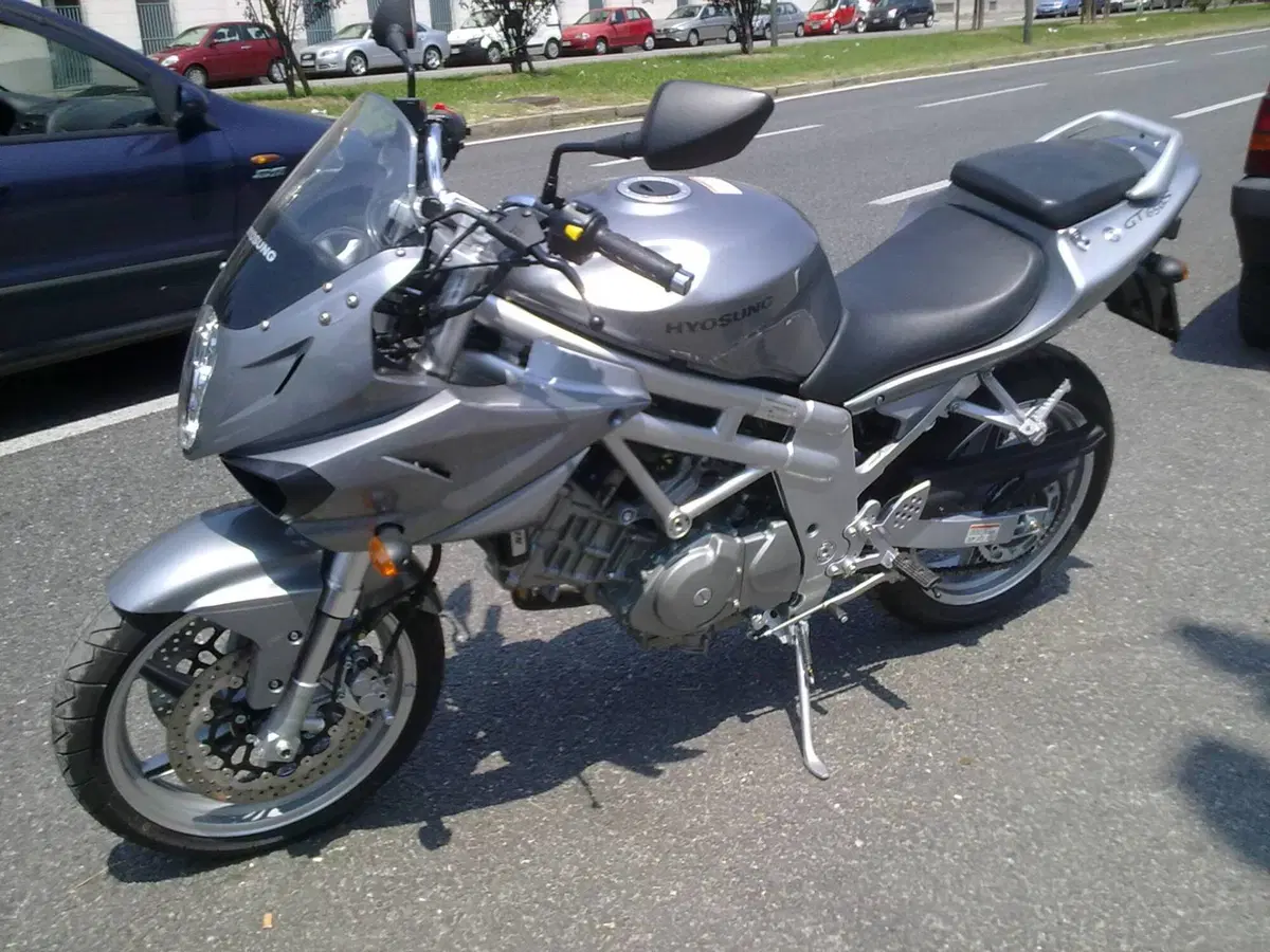 Hyosung Comet GT 650 R (2005 - 16) (3)