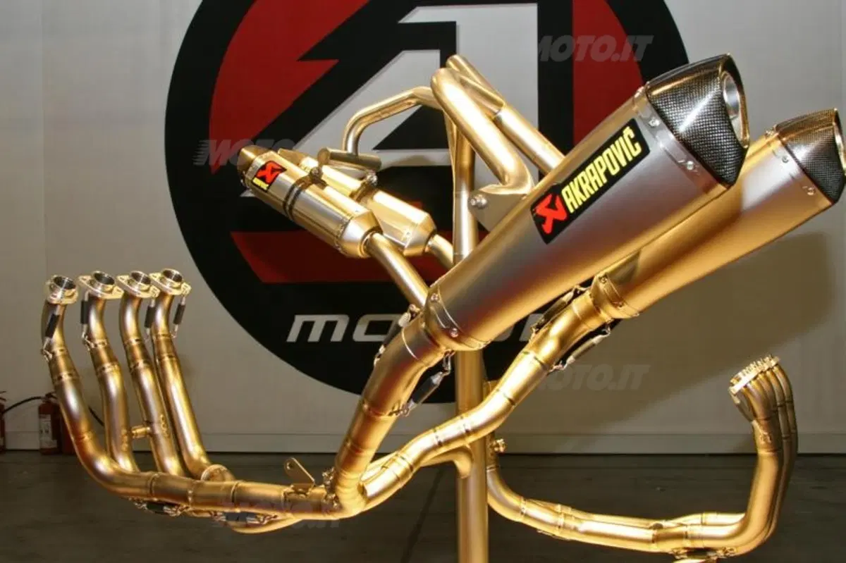 Massimo Clarke: "Il titanio e le moto" (3)