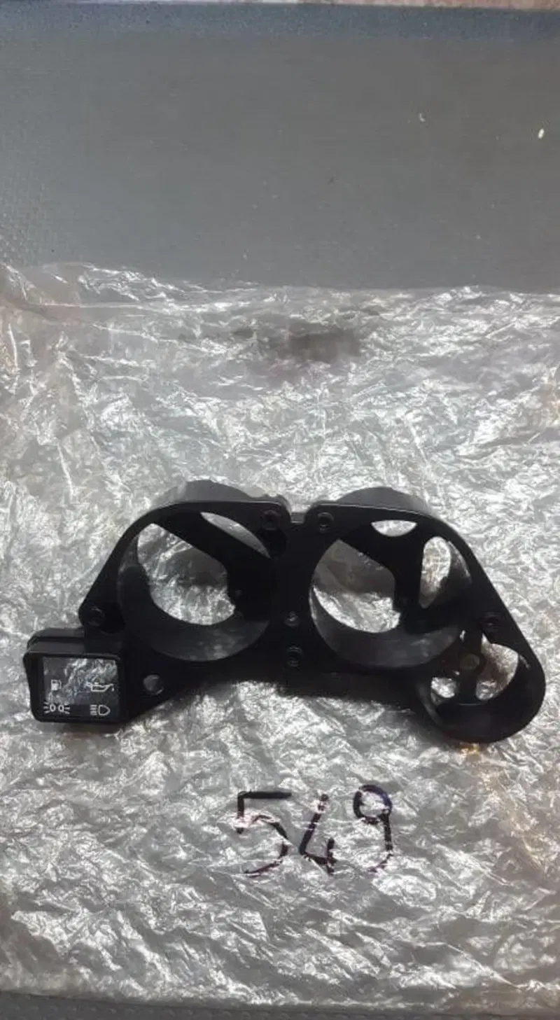 BASE SUPPORTO STRUMENTI PEGASO 650 IE 2001 2004 Aprilia