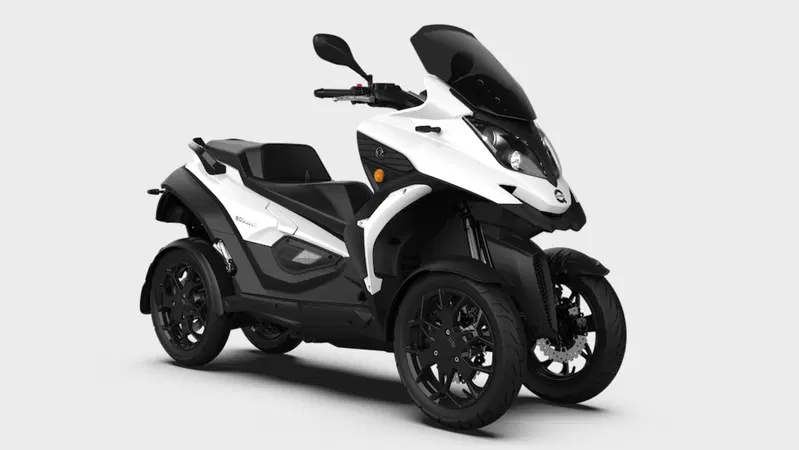 Quadro presenta a Ginevra l'eQooder: il quadriciclo elettrico