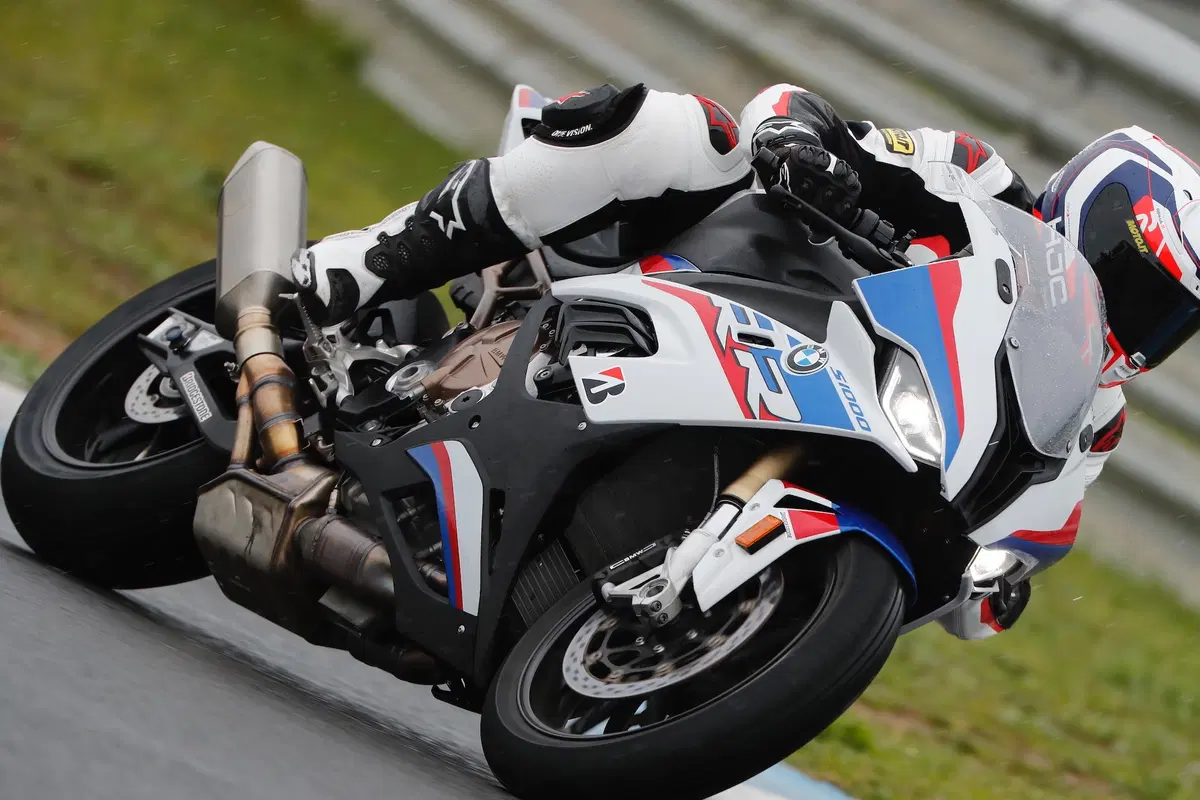 BMW S1000RR. Il ritorno della Doppia Erre (6)