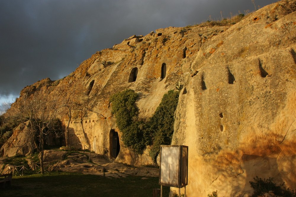 Le Grotte della Gurfa: forse &egrave; qui la tomba di Minosse?