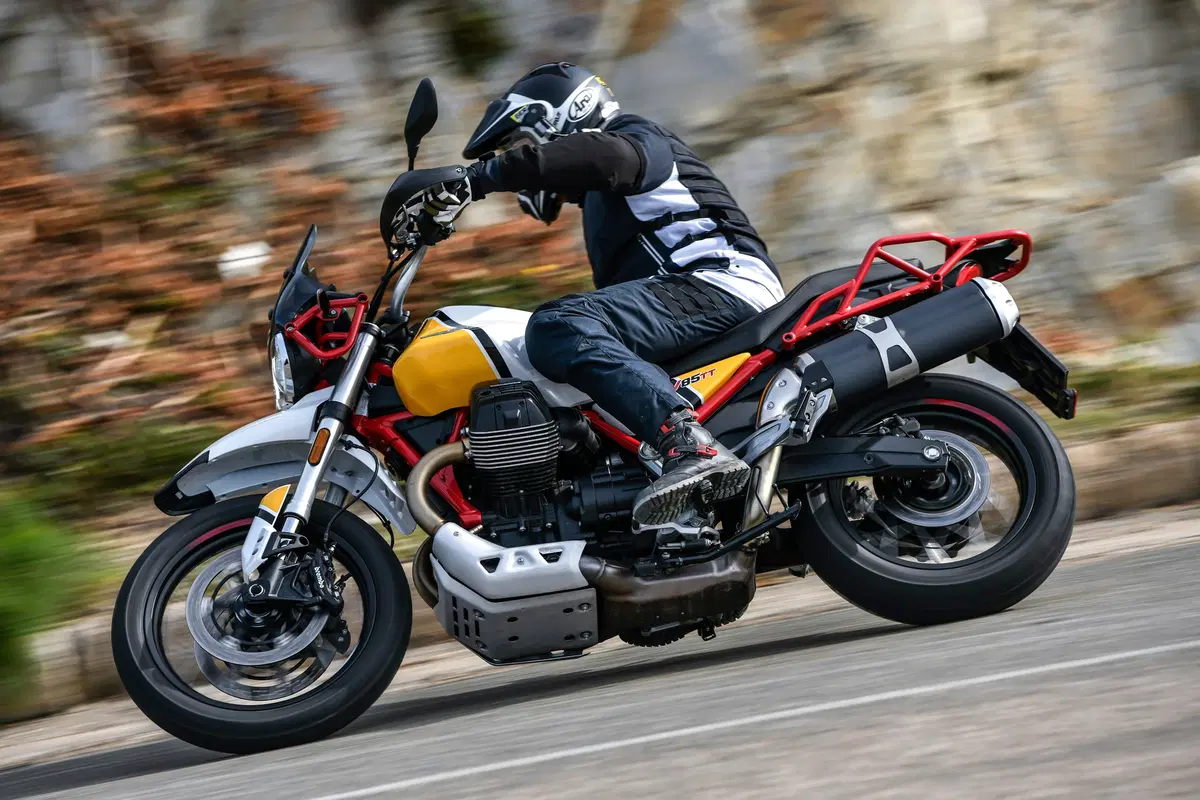 Moto Guzzi V85TT TEST: video anteprima (4)