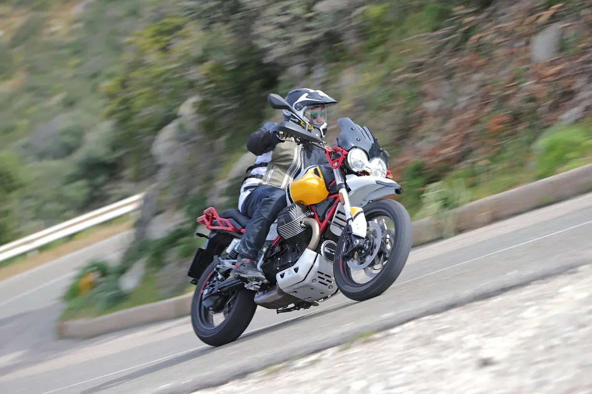 Moto Guzzi V85TT TEST: video anteprima (7)