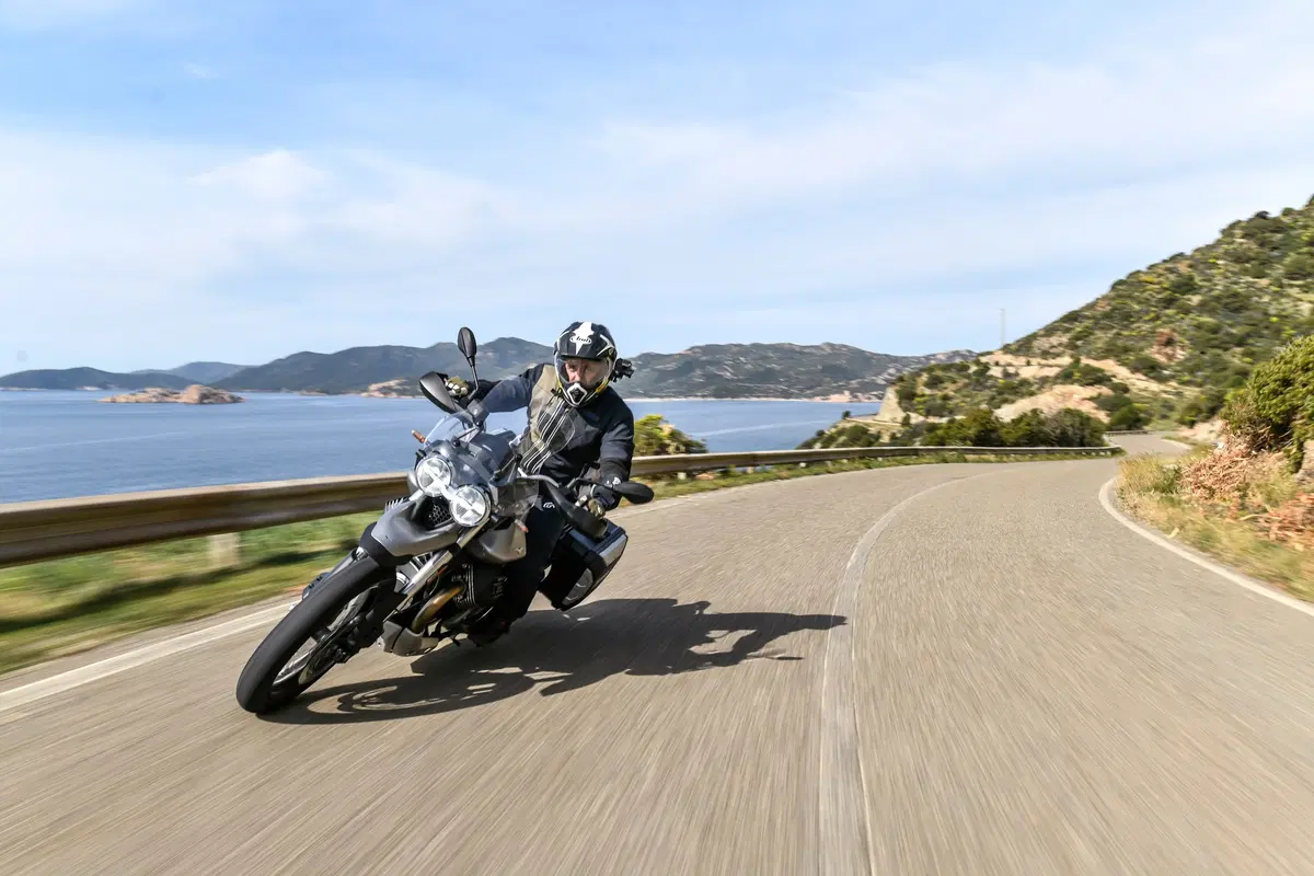 Moto Guzzi V85TT TEST: video anteprima (2)